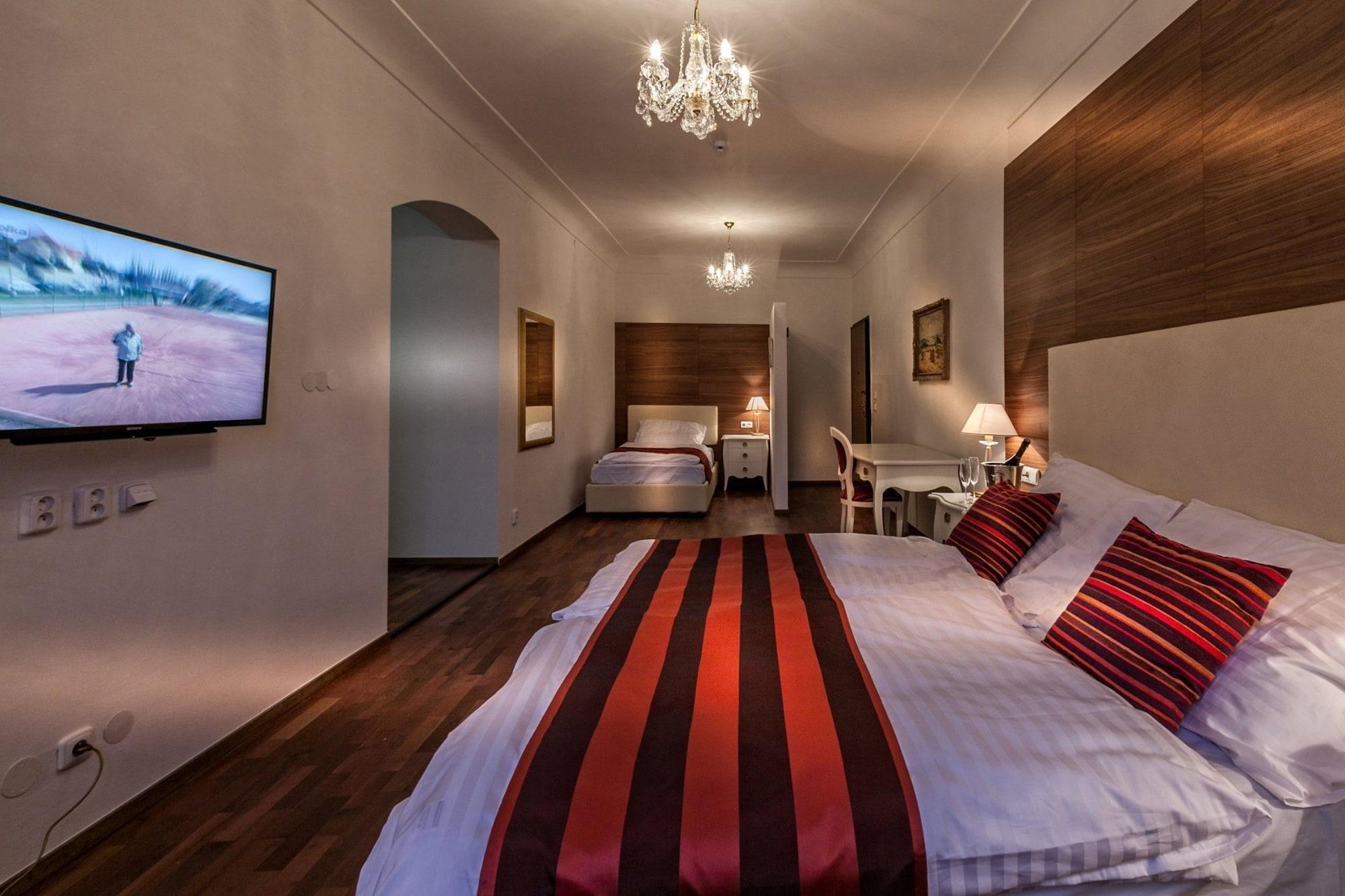 Little King Hotel U Malvaze 4*