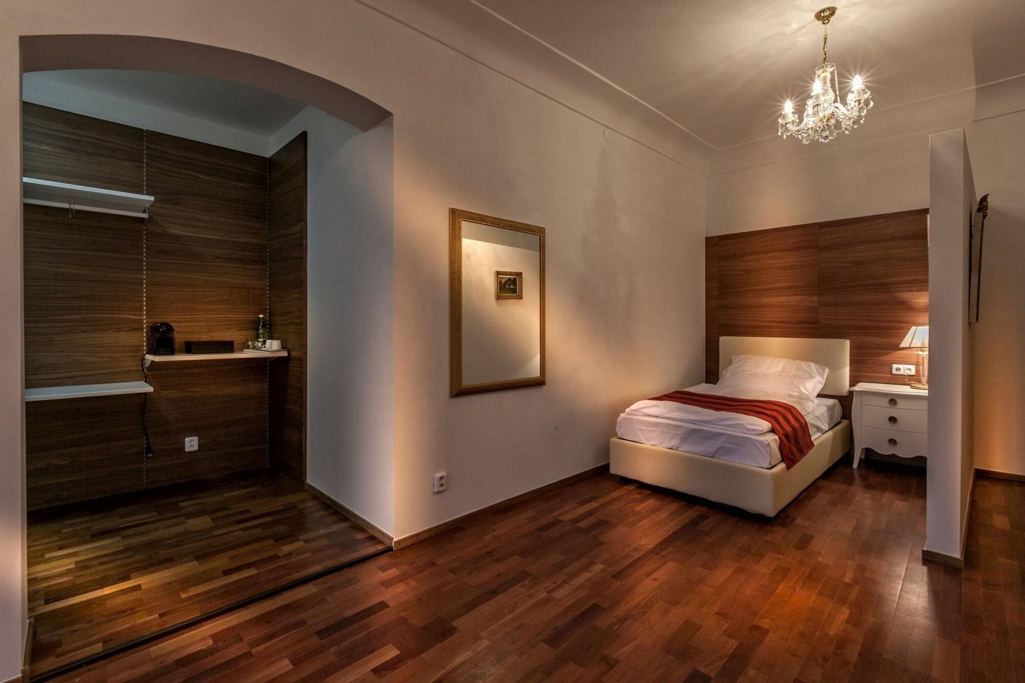 Hotel Little King Hotel U Malvaze