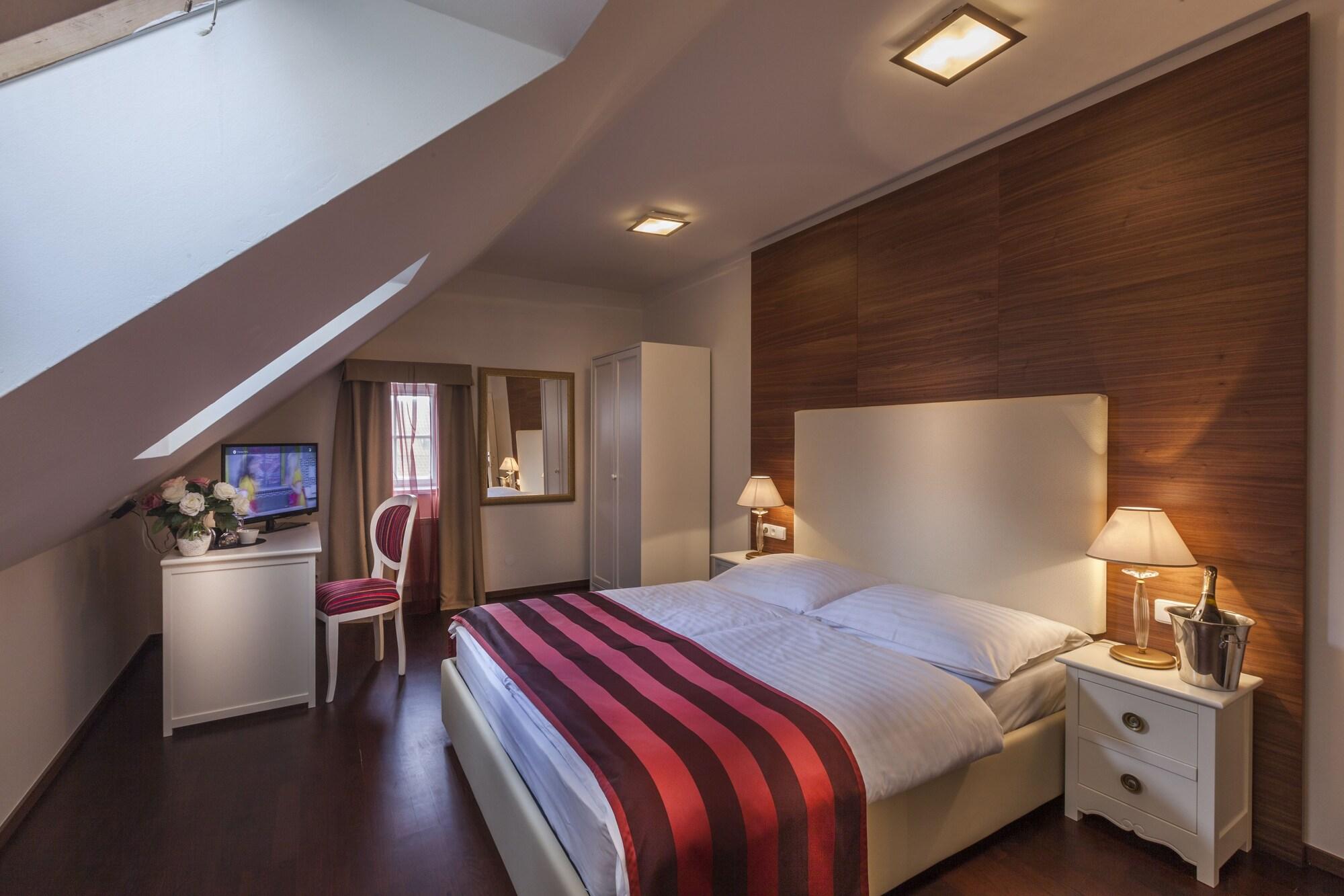 Little King Hotel U Malvaze Hotel Praag