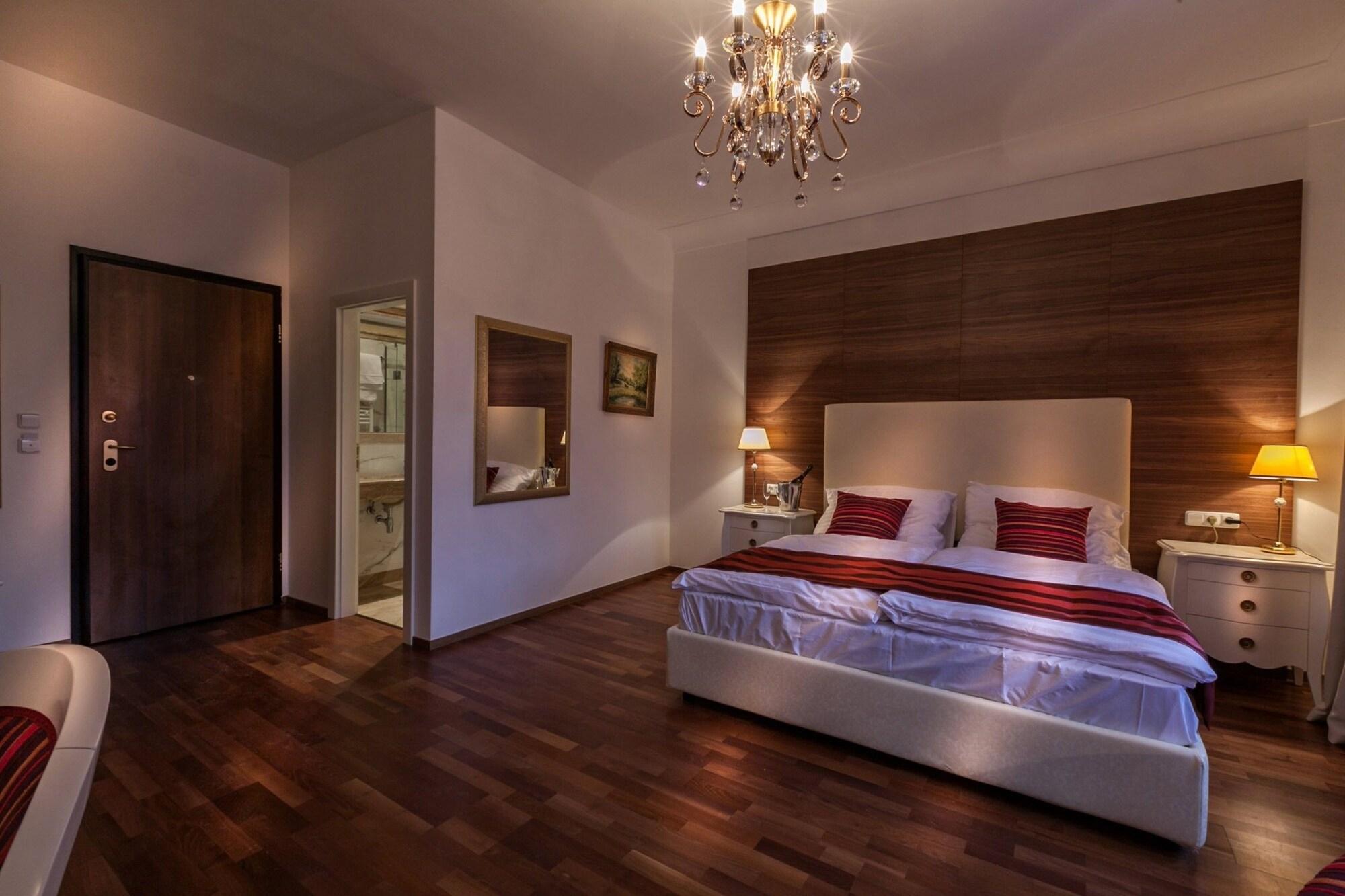 Little King Hotel U Malvaze Hotel