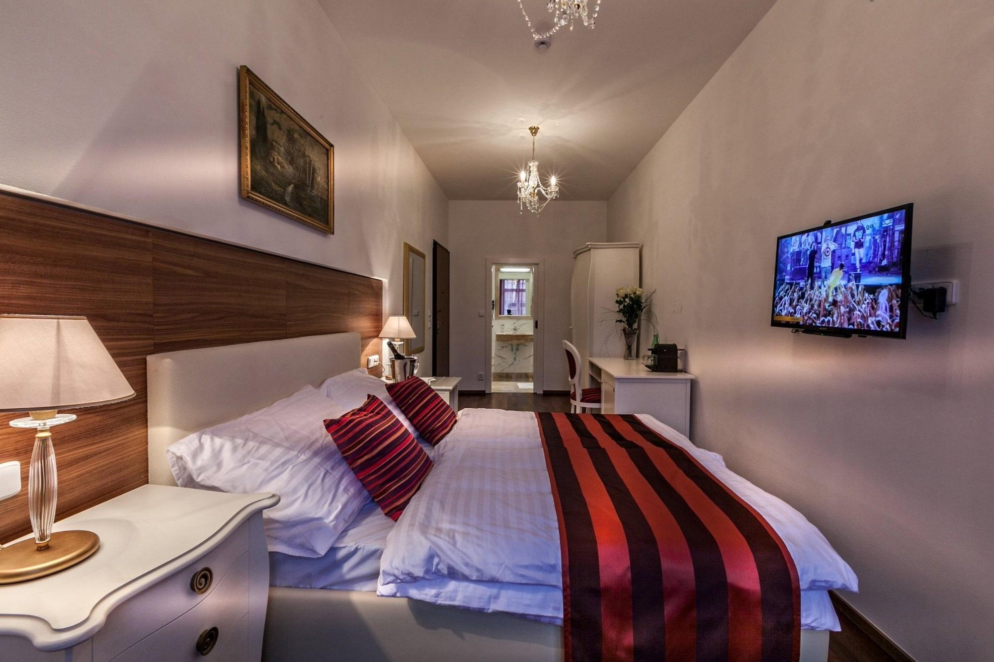 Little King Hotel U Malvaze Hotel 4*