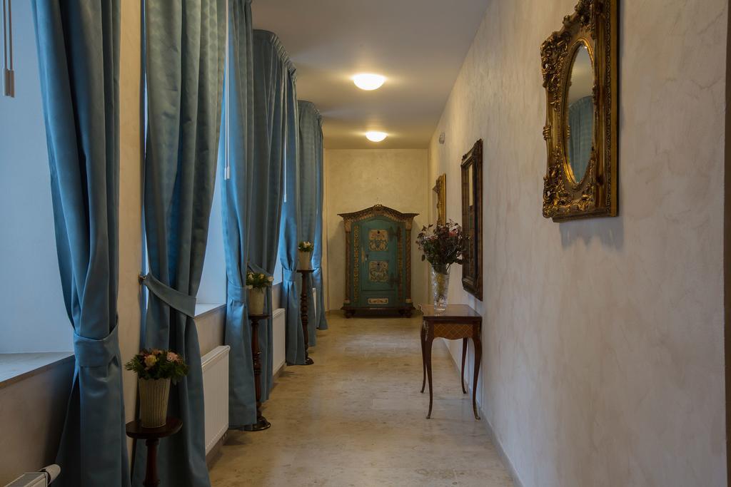 Little King Hotel U Malvaze 4* Praag