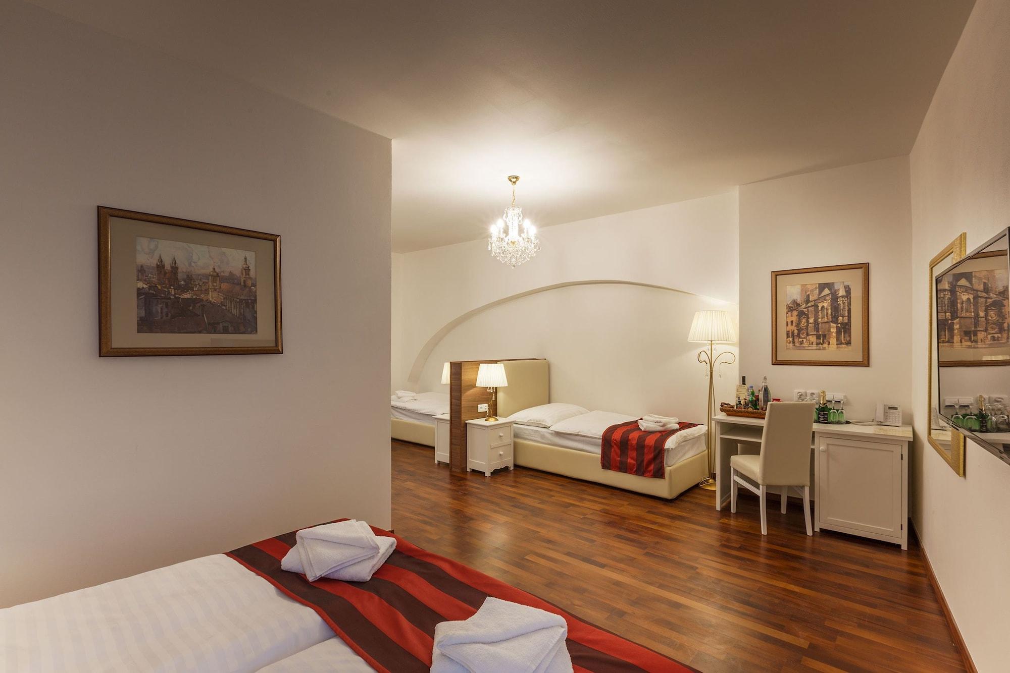 Little King Hotel U Malvaze Prague