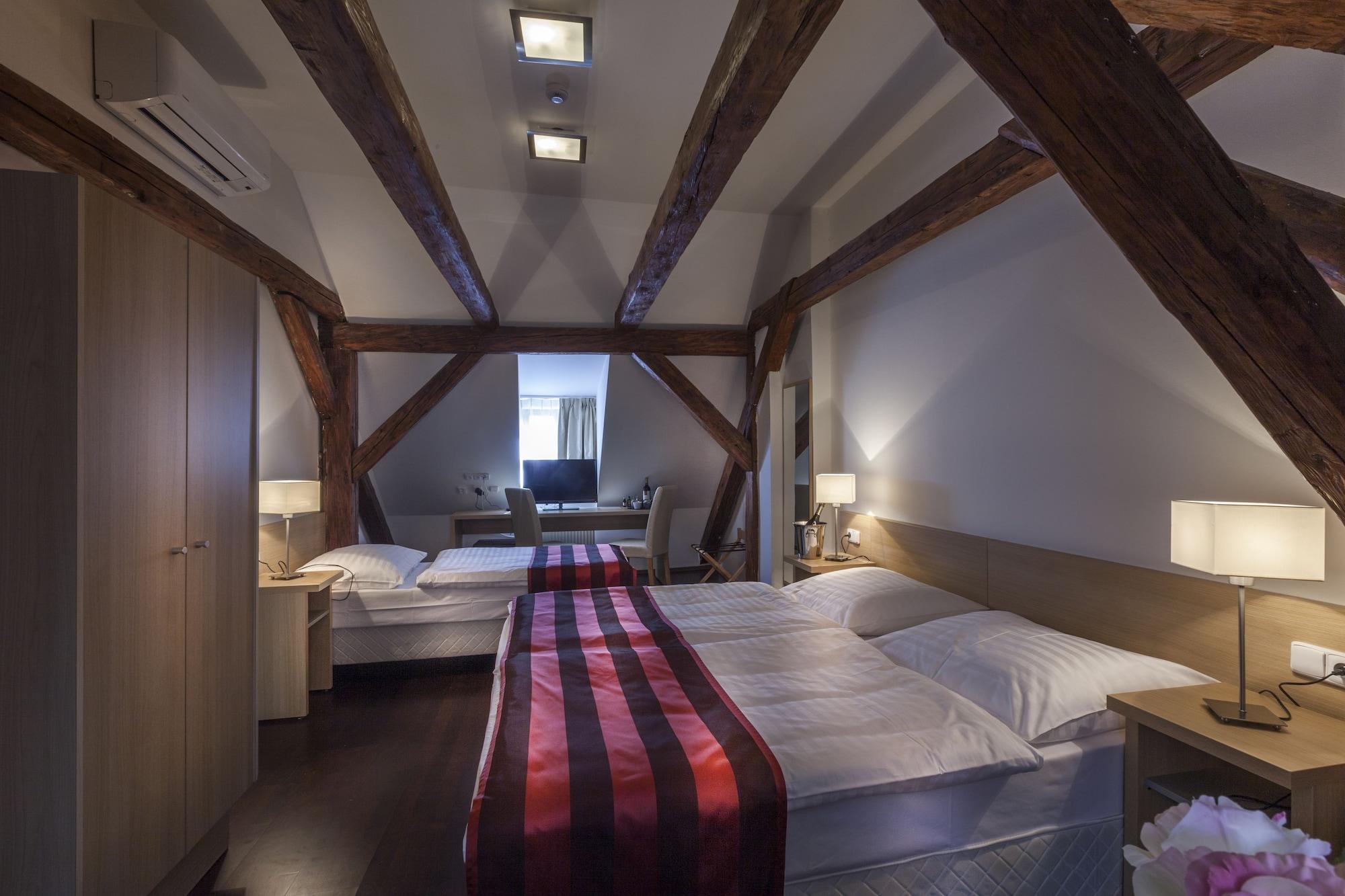 Little King Hotel U Malvaze 4*