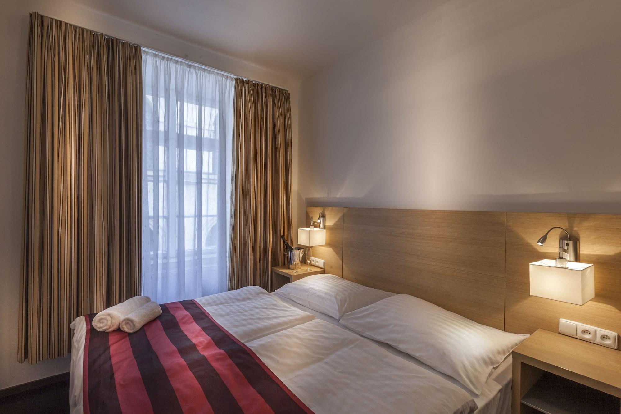 Little King Hotel U Malvaze Hotel 4*