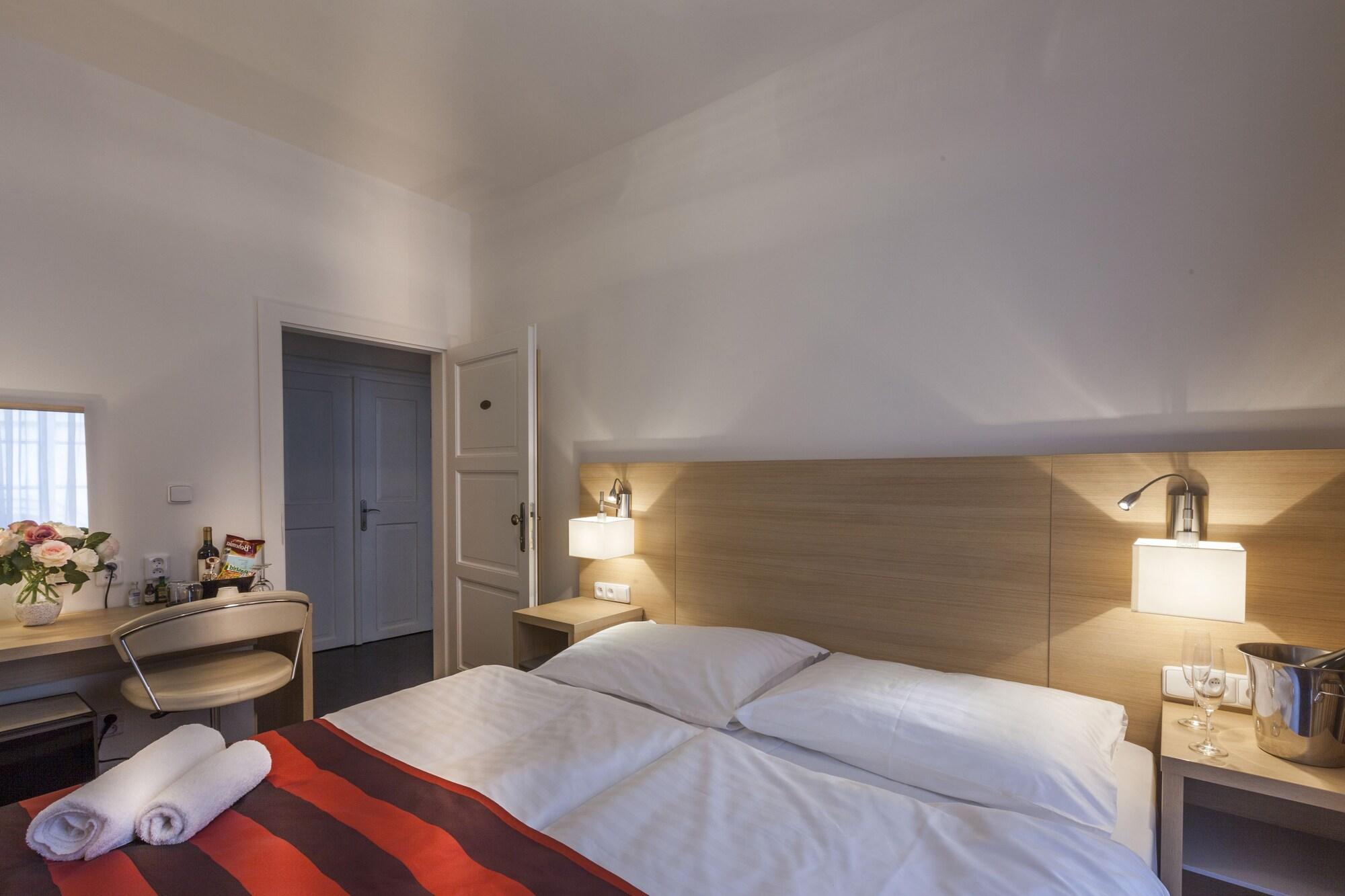 Hotel Little King Hotel U Malvaze 4*