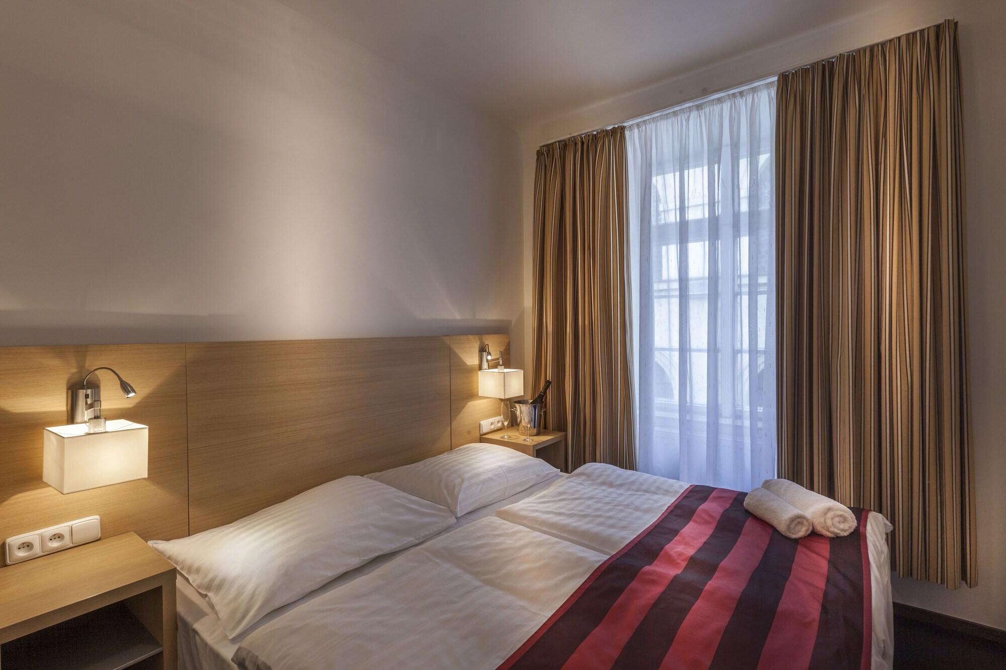 Hotel Little King Hotel U Malvaze