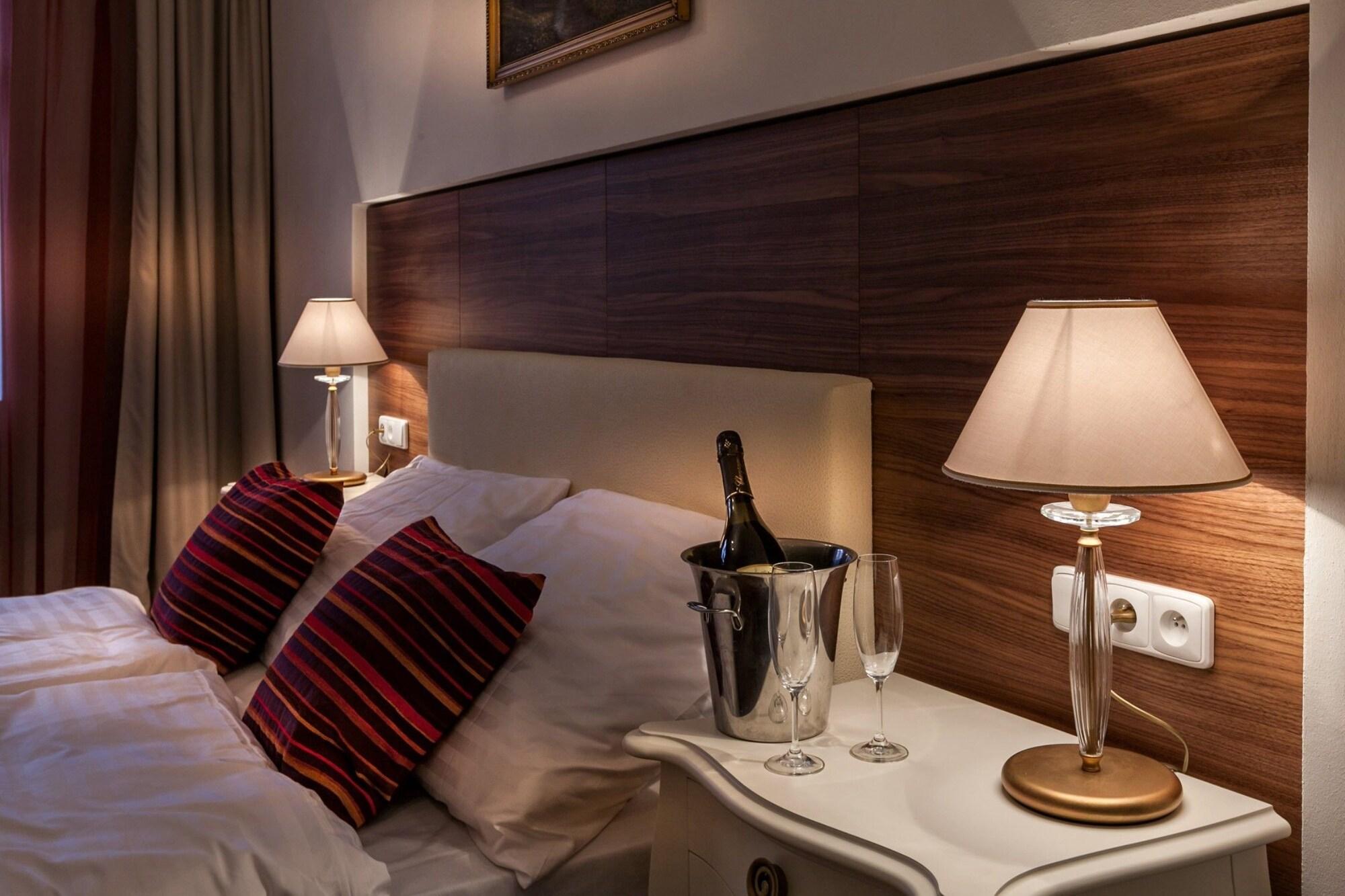 Little King Hotel U Malvaze Prague