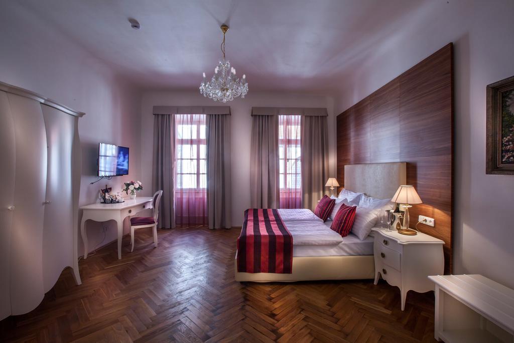 Little King Hotel U Malvaze Hotel Prague