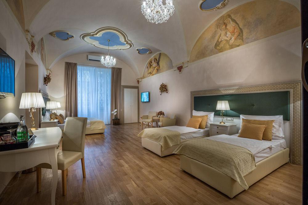 Hotel Little King Hotel U Malvaze 4*